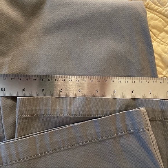 Green khaki pants by Banana Republic - Picture 3 of 4